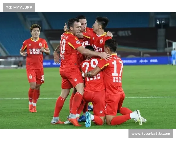亚泰主场迎战青岛海牛,球票火热开售!球迷抢购热潮来袭(亚泰对海港) 亚泰主场迎战青岛海牛,球票火热开售!球迷抢购热潮来袭(亚泰对海港)